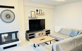 Modern Luxury Suite